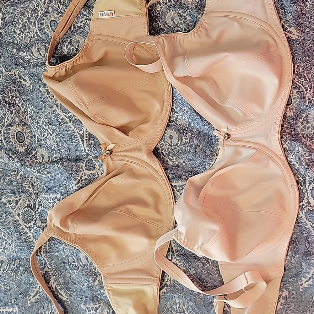 2 Freya bras